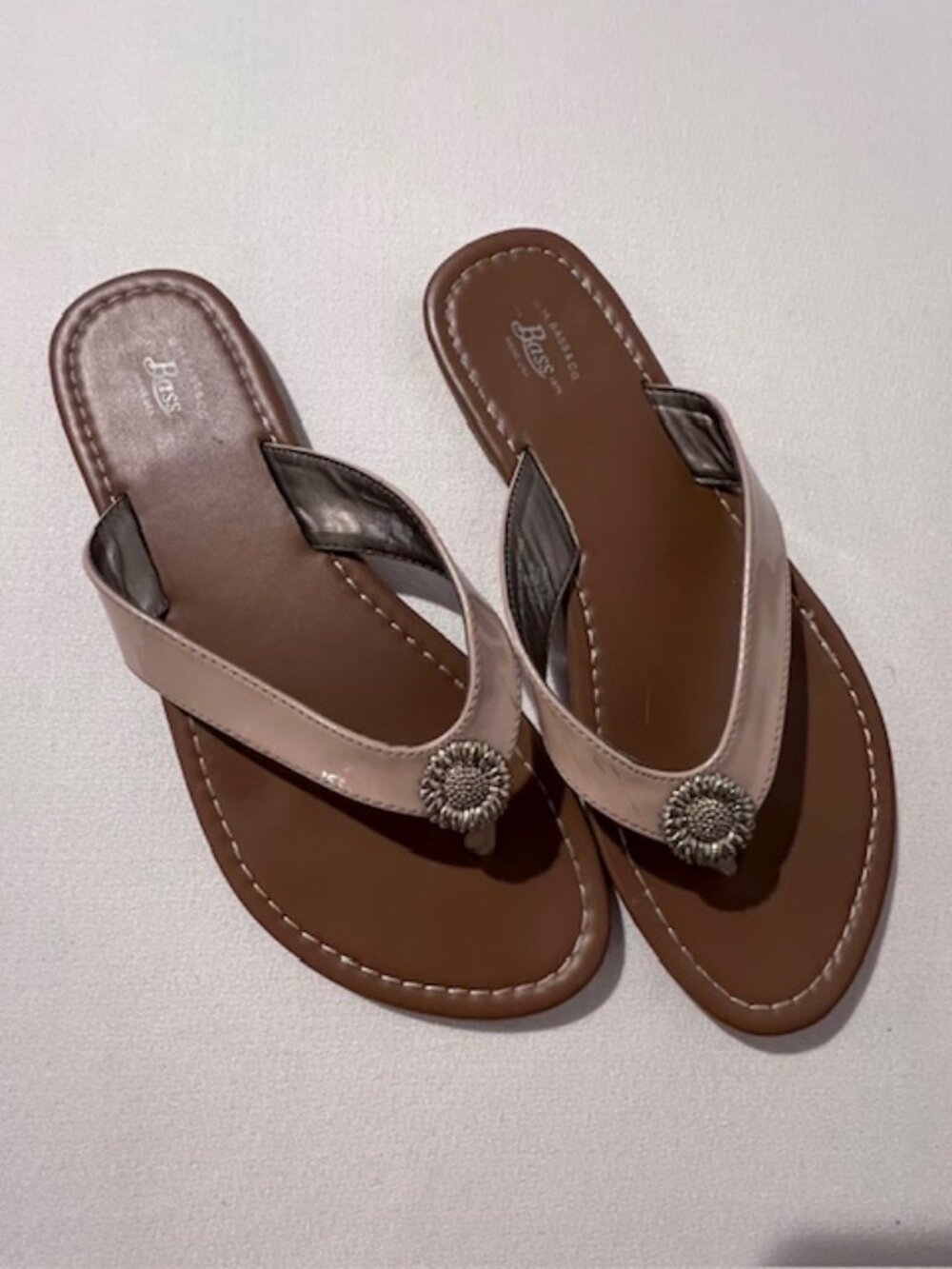 G.H. BASS & CO women's thong sandals sunflower/flower metal accent